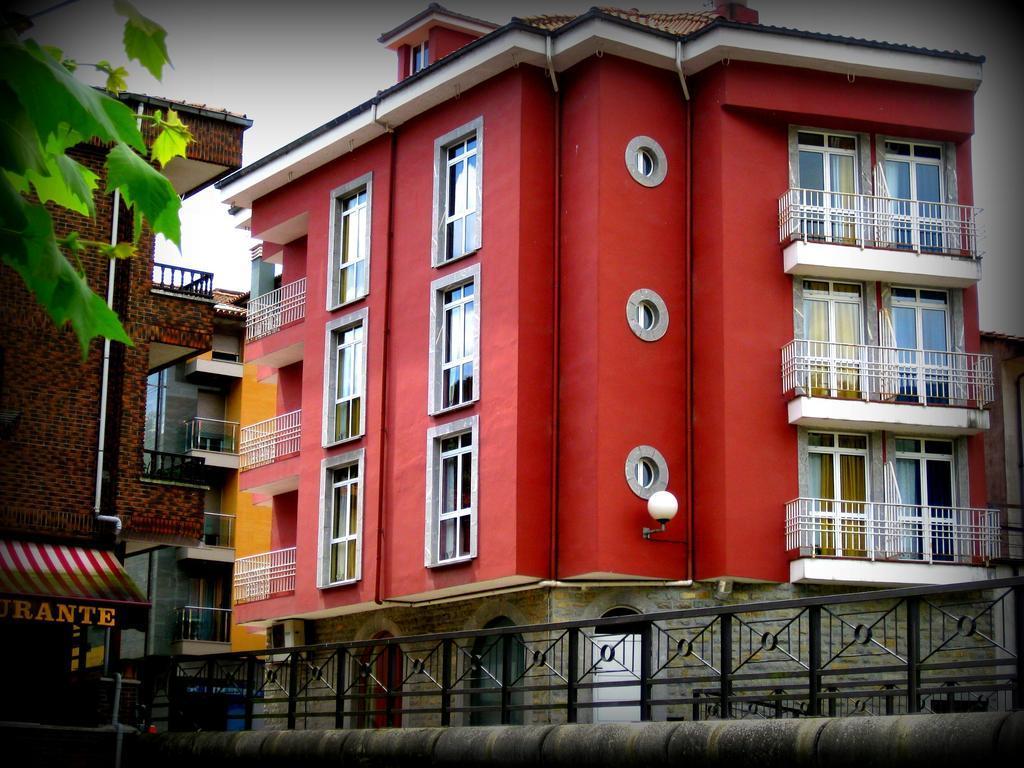 Hotel Los Acebos Cangas Onís Exterior foto