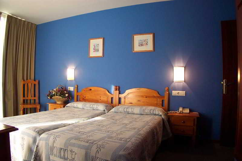 Hotel Los Acebos Cangas Onís Habitación foto